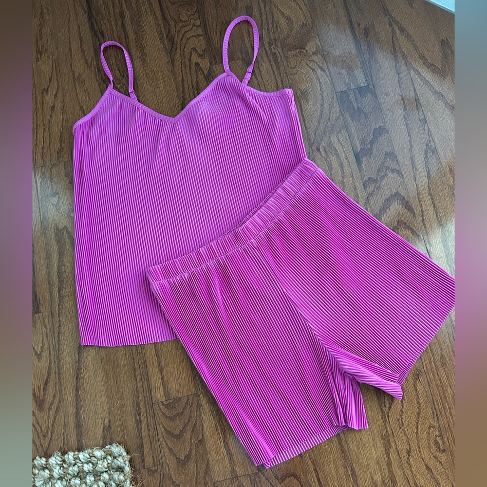 Joie Shortie Pajama Set ..NWOT..Size Large